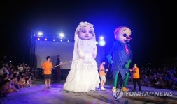동심의 세계로…춘천인형극제 열기 후끈