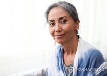 38년 만에 스크린 복귀한 문숙