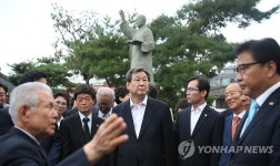 이화장 방문한 김무성 대표