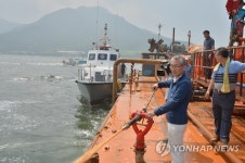 적조 유입을 차단하라…통영·거제 적조 비상령