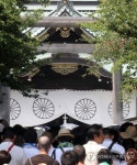 日패전70주년…야스쿠니신사에 참배행렬