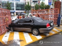 흉기 찔린 음주 20대 차 몰고 1분만에 미군기지 횡단(종합2보)