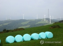 북 포격 영향에도 평온한 관광지