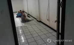 대피소 찾은 어르신들