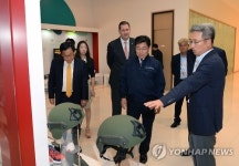 한국3M 기술연구소 현장 방문한 윤상직 장관