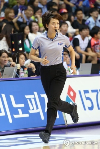 프로농구 개막전 여성심판