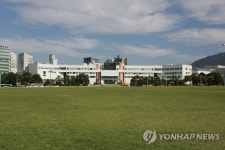 창원시청과 창원광장