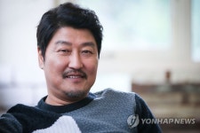 영화 사도에서 영조역을 맡은 배우 송강호