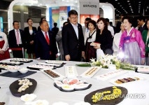 한식사랑 한식위크 찾은 여인홍 농식품부 차관