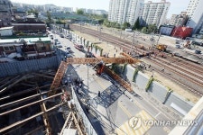 40m 크레인 선로 덮쳐 인천∼부천역 전철 전면 중단(종합2보)