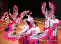 화려한 부채춤