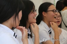 수화 공연 연습하는 정신여고 학생들