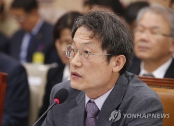 답변하는 조희연 교육감