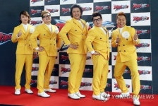 D라인 뽐내는 장미여관