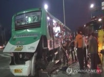 서울 공항동서 버스 2대 충돌…2명 사망·40여명 부상