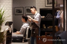백화점은 변신 중…이색 매장 잇따라 입점
