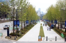 완성 앞둔 백양로 재창조 프로젝트