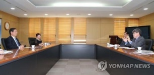 면담 중인 통계청 및 인천광역시청 관계자들