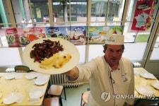돼지고기 안 먹을거면 아무것도 먹지마 프랑스 학교급식 논란