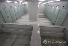 욕실 바닥 미끄럽지 않은 재질로…실내건축기준 시행