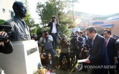 포항 영흥초등학교 찾은 김무성 대표