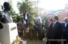 포항 영흥초등학교 찾은 김무성 대표