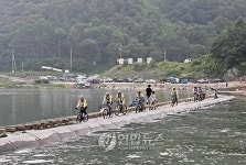 <길따라 멋따라> 하늘빛, 물빛 고운…옥천 향수 100리길