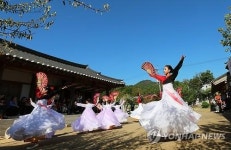 <길따라 멋따라> 하늘빛, 물빛 고운…옥천 향수 100리길
