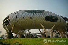 복합문화 명소로 자리 잡은 한강 뚝섬 자벌레