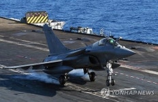 <파리 테러> 샤를 드골 지중해 동부 근해 도달… IS 격퇴전 본격화