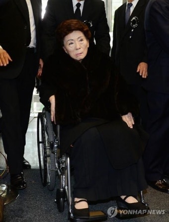 <YS 서거> 빈소 향하는 손명순 여사