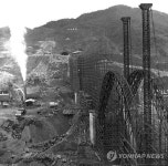1969년 경부고속도로공사현장(대전육교)
