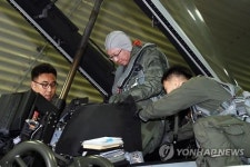 전투기 시승체험 하는 양승태 대법원장