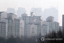 미세먼지주의보 내린 고양시 아파트단지