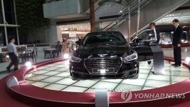 초대형 럭셔리 세단 제네시스 EQ900 전시 시작