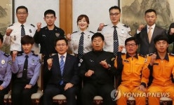 황 총리, 일선공무원들과 대한민국 파이팅