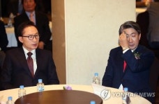 출판기념회 참석한 이명박 전 대통령