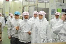 축산물 가공업체 위생점검하는 김승희 식약처장