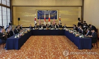 한미일 '강력하고 포괄적인 대북제재' 단일대오 확인(종합)