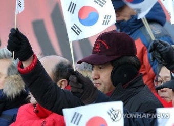 태극기 흔드는 오세훈