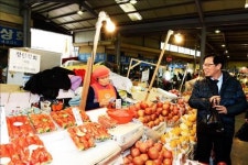 무역보험공사 인왕시장서 전통시장 장보기 행사