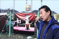 강풍에 날아간 통영 서커스장…관광객 몰려오는데