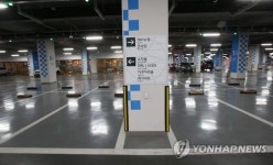 텅빈 제2롯데 주차장