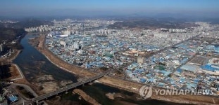 진주 도심 돌아 흐르는 남강
