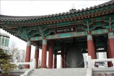 천안시민의 종 주변 재개발로 애물단지신세