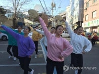 국민대생들이 축제의 장으로 바꾼 저개발지역 배밭골