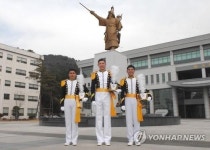 해사 졸업한 외국인 수탁 생도들