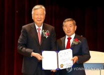 이중근 부영그룹 회장, 제주 삼성여고에 기숙사 기증