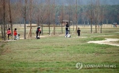 봄 마중나온 아이들