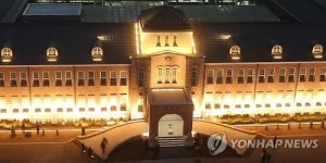 빛으로 단장한 옛 임시수도청사